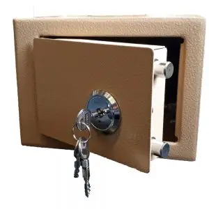 Small-Jewellery-Safe-key